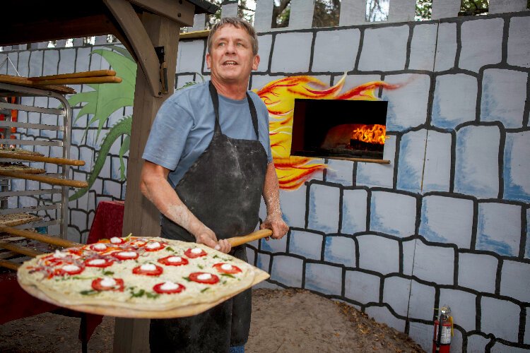 Nina's Wood-Fired Pizza, one of 150-plus food selections at the Bay Area Renaissance Festival, draws large crowds.