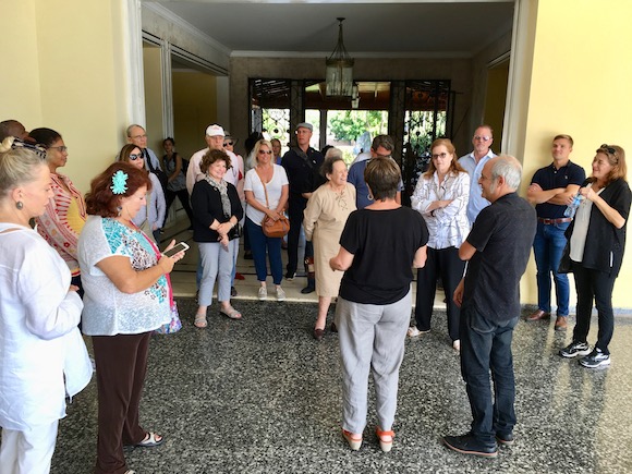 USF arts group in Cuba