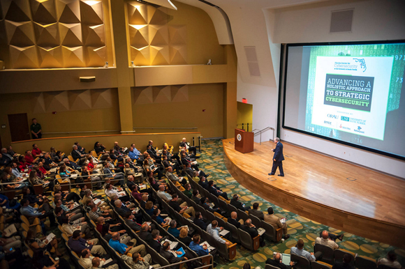 A pre-coronavirus class in cybersecurity at USF (2015).