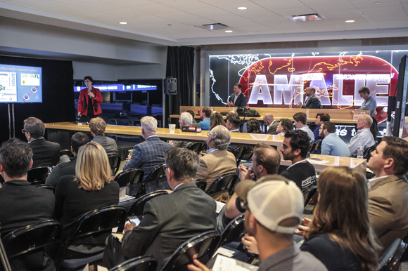 Tampa Bay Wave business pitching event at Innovation Summit 2018.