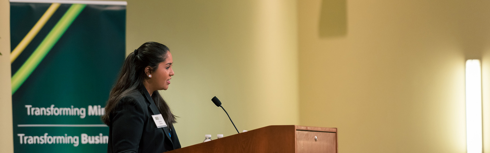 Nandini Agarwall speaks at Muma College of Business Scholarship Lunch.