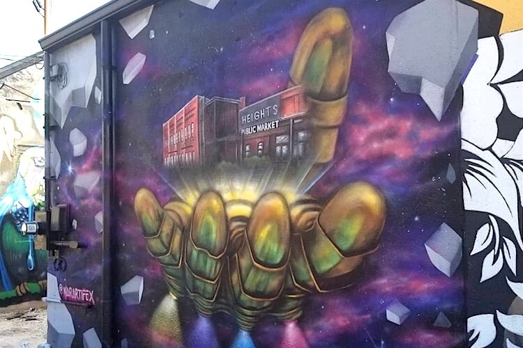 Mural by war artifex.