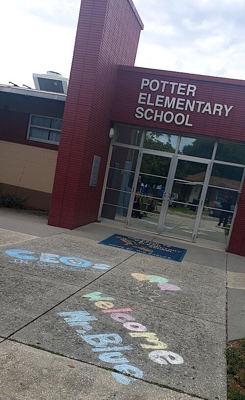 Welcoming messages greet volunteers at Potter Elementary.