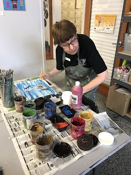 Creative Clay artist Karen specializes in painting avian wildlife in a painterly, realist style.