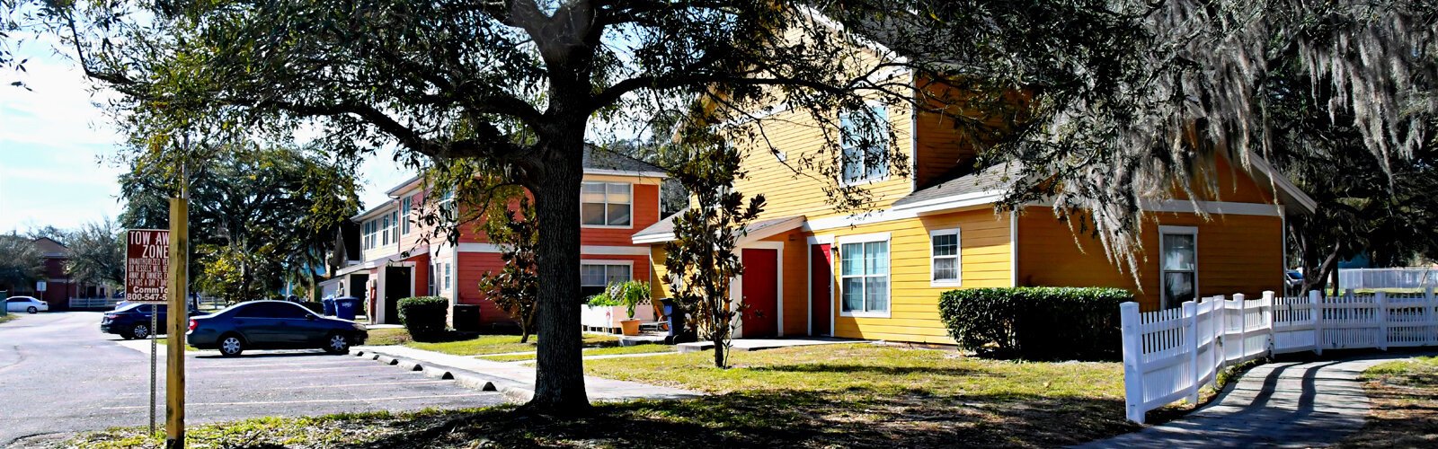 Typical housing seen on the tour of the College Hill/Belmont Heights neighborhood.