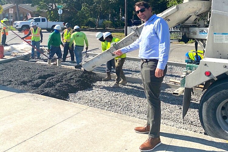 Whit Remer, City of Tampa resiliency officer, visiting a pervious paving site.