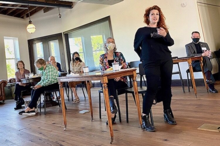 Tracy Midulla, Board Chair and Programming Director of Tempus Projects in Seminole Heights as well as the Art Manager of the Artspace Tampa Initiative Steering Committee, answers Cafe con Tampa audience questions.
