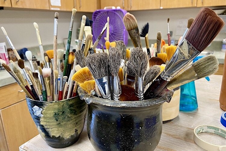 Brushes for glazing clay.