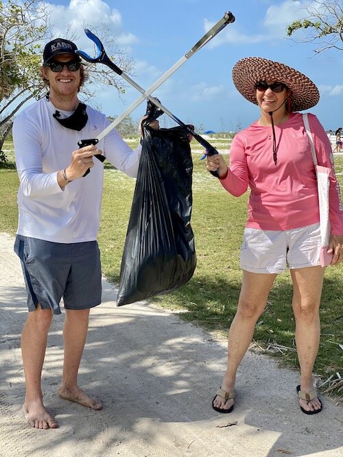 Volunteers team up to keep Fort DeSoto beaches debris-free at a TBEP Give-A-Day for the Bay event.