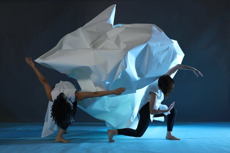 Interglacial is a new multidisciplinary dance work through which choreographer Laura Peterson explores the urgent topic of climate change, inspired by minimalist geometric art and Land Art of the 1960s and ’70s.