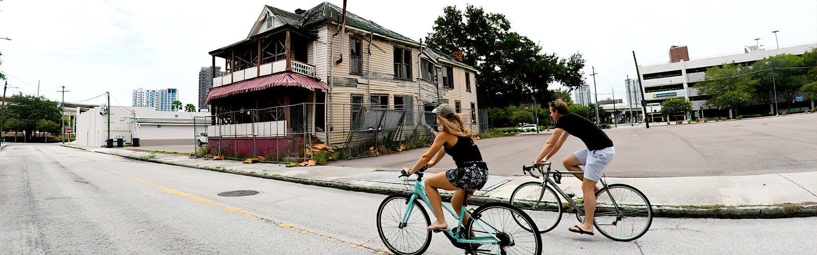 Built in 1901, the Jackson House was Tampa’s only 24-room boarding house for African Americans during segregation, hosting famous Black musicians and civil rights leaders. This historic landmark is now awaiting restoration.