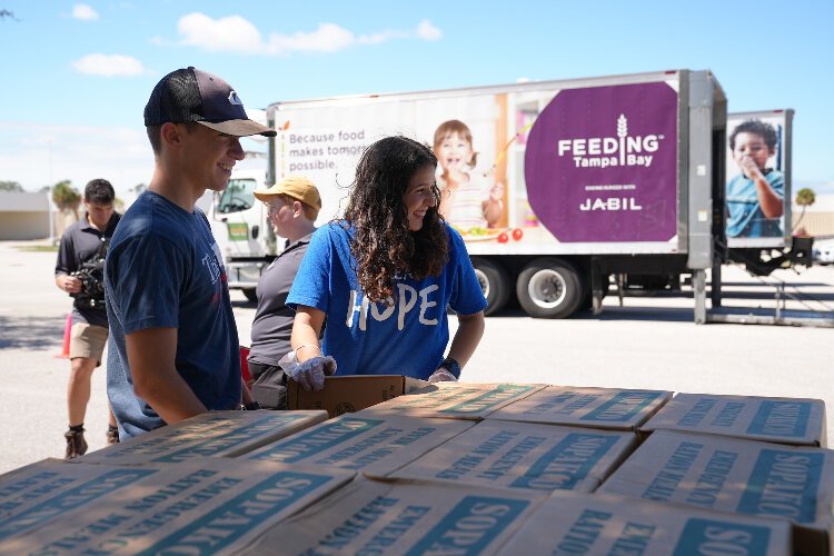 Feeding Tampa Bay volunteers help out during the Hurricane Ian recovery.