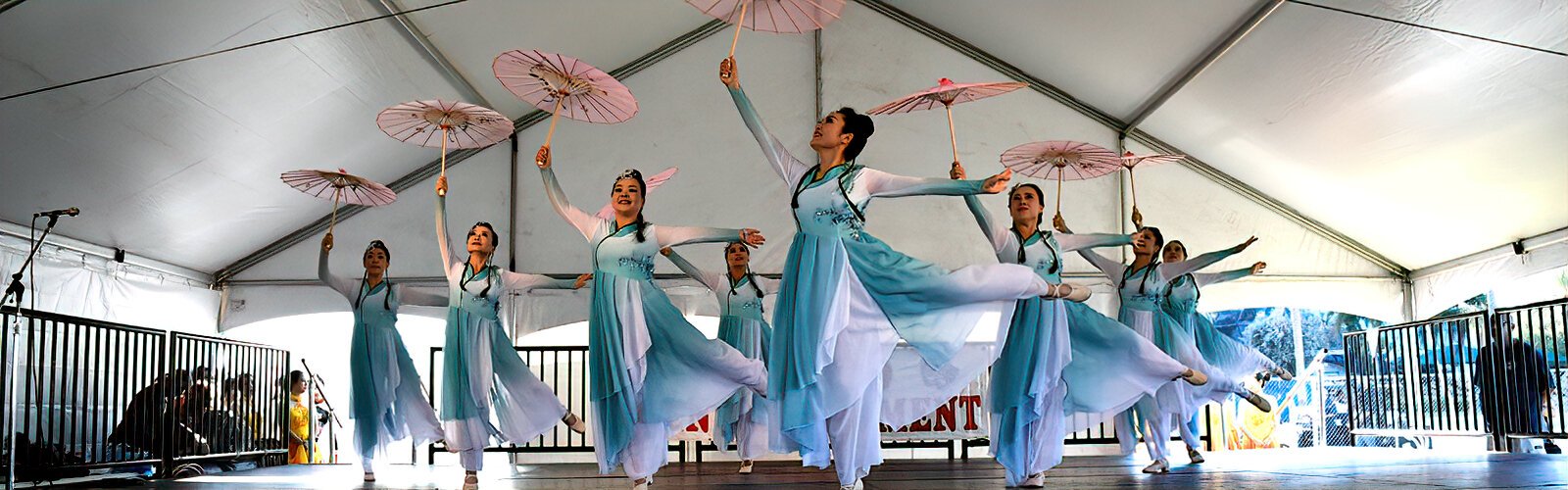 Members of Saca Weimei Dance perform a peaceful Chinese ballet at SPIFFS 47th annual International Folk Fair.