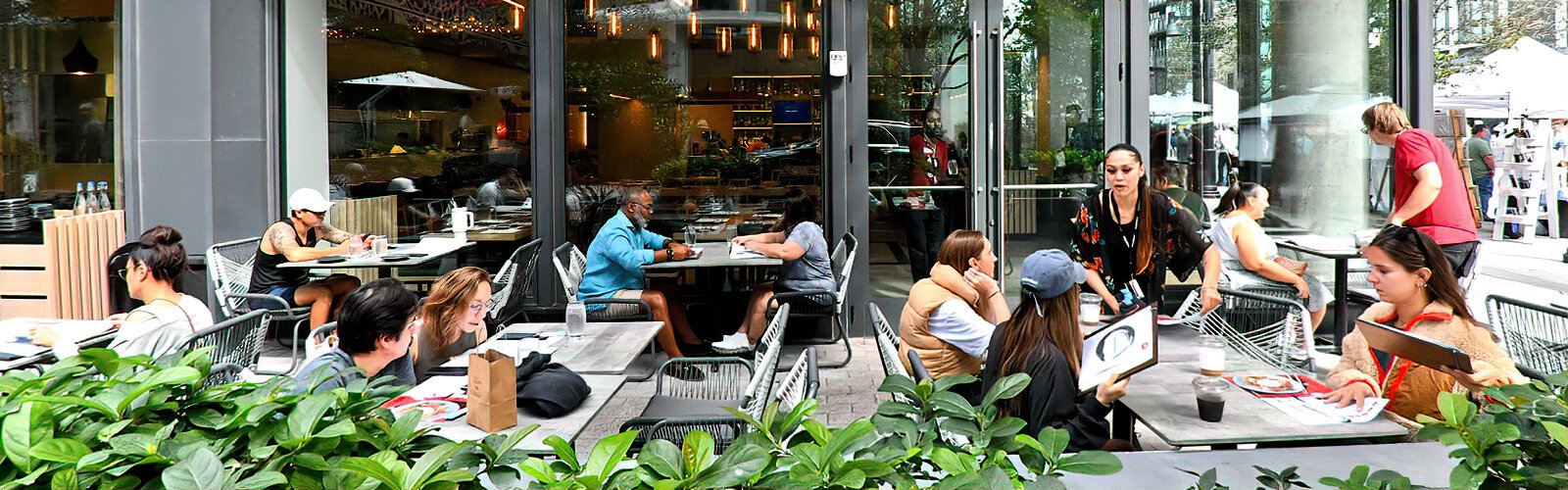 Great weather entices diners to the inviting patio of Wagamama, an iconic restaurant brand that offers modern Asian cuisine and opted for Water Street Tampa as their first ever Florida location.