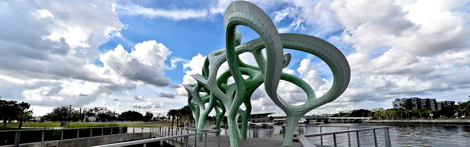 A key feature of Julian B. Lane Riverfront Park is the “Form of Wander” sculpture by artist Marc Fornes, an abstract tree canopy commissioned by Hillsborough County that provides a unique spatial experience on the pier as well as shade.