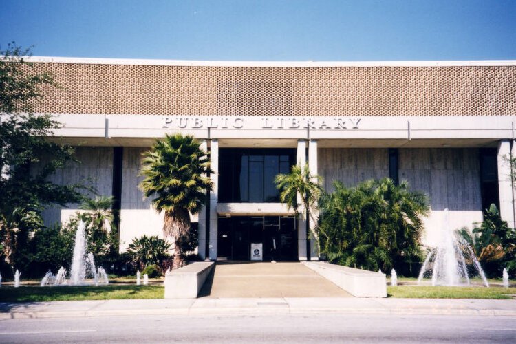 The main entrance of the Tampa Public Library in 1999, a few months before the name change to John F. Germany Public Library.