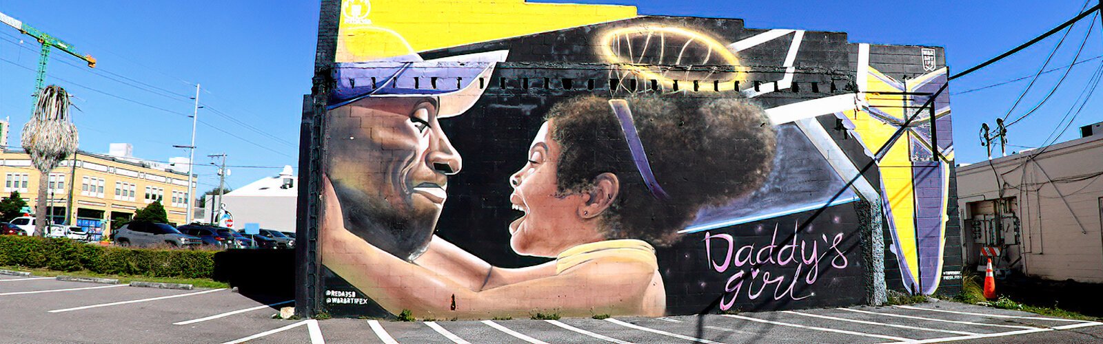 Mural of basketball superstar Kobe Bryant and his daughter Gianna by WARARTIFEX and REDA3SB.
