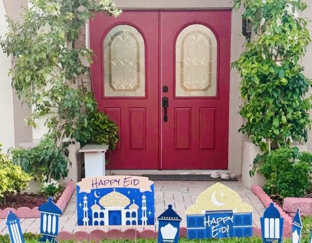 "Happy Eid" signs and other decorations at a home in New Tampa.