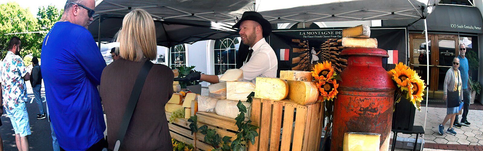 “The finest French cheese from our mountains to you” can be sampled and purchased at “La Montagne des Saveurs” artisanal cellar.